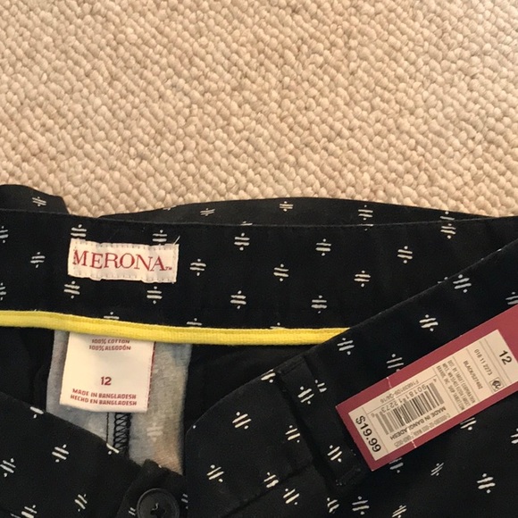 Ladies black and white shorts. Size 12. - Picture 3 of 3